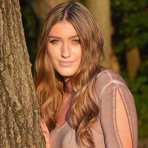 Meet your Posher, Ashley - Picture 1 of 1